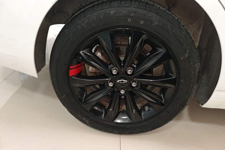 Used Chevrolet Monza 2020 Light Hybrid Redline 320T Dual-Clutch Joyful Edition Right Rear Wheel Hub