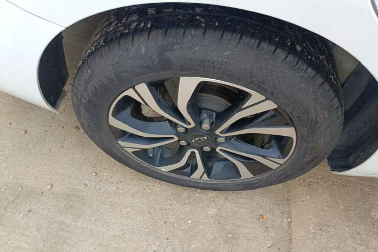 Used Chevrolet Monza 2020 Light Hybrid RS 330T Automatic Comfort Edition Right Rear Wheel Hub