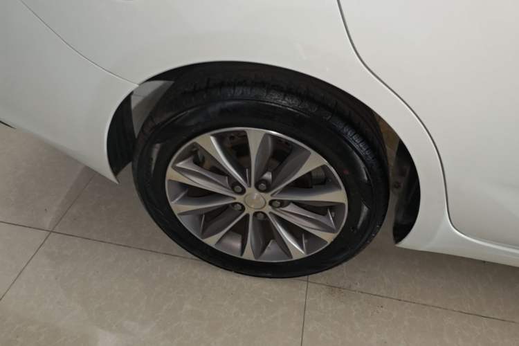 Used Chevrolet Monza 2020 320 Automatic Enjoyment Edition Right Rear Wheel Hub