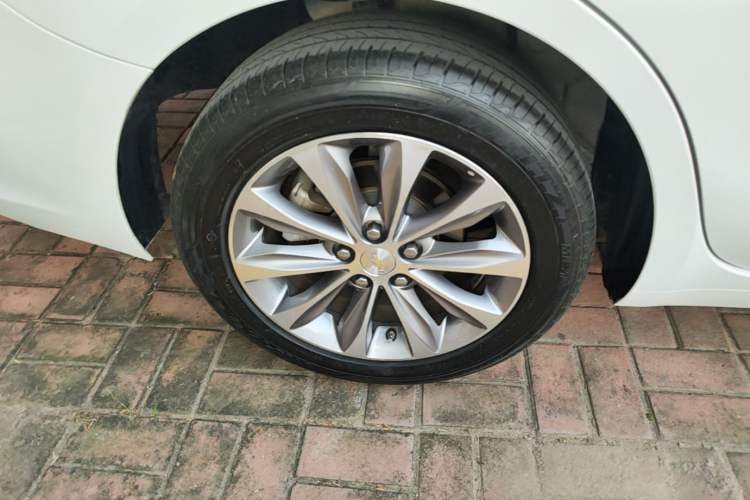 Used Chevrolet Monza 2020 320 Automatic Enjoyment Edition Right Rear Wheel Hub
