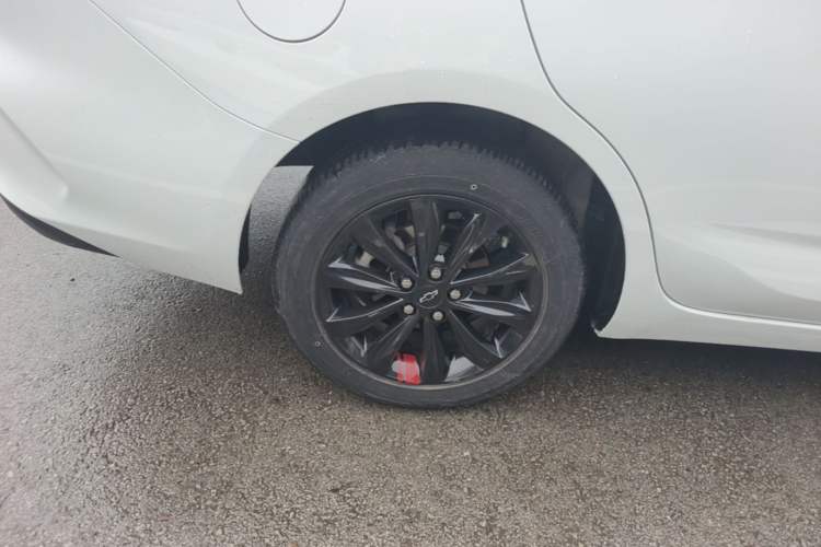 Used Chevrolet Monza 2020 Light Hybrid Redline 320T Dual-Clutch Joyful Edition Right Rear Wheel Hub