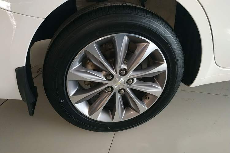 Used Chevrolet Monza 2020 320 Automatic Enjoyment Edition Right Rear Wheel Hub