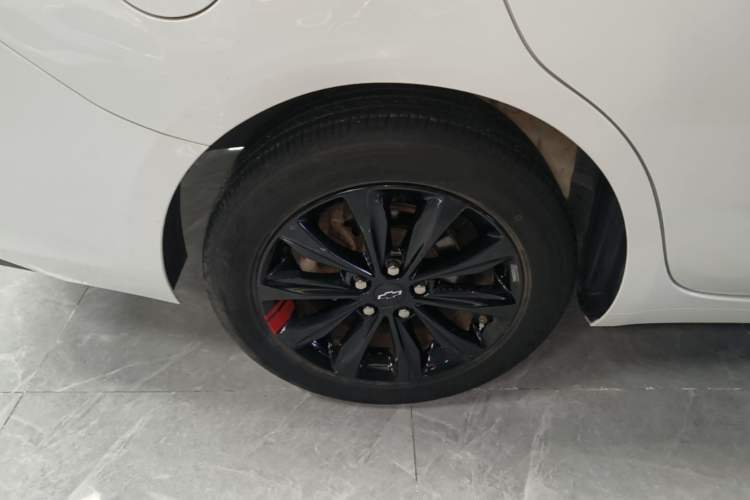 Used Chevrolet Monza 2020 Light Hybrid Redline 320T Dual-Clutch Thrilling Edition Right Rear Wheel Hub