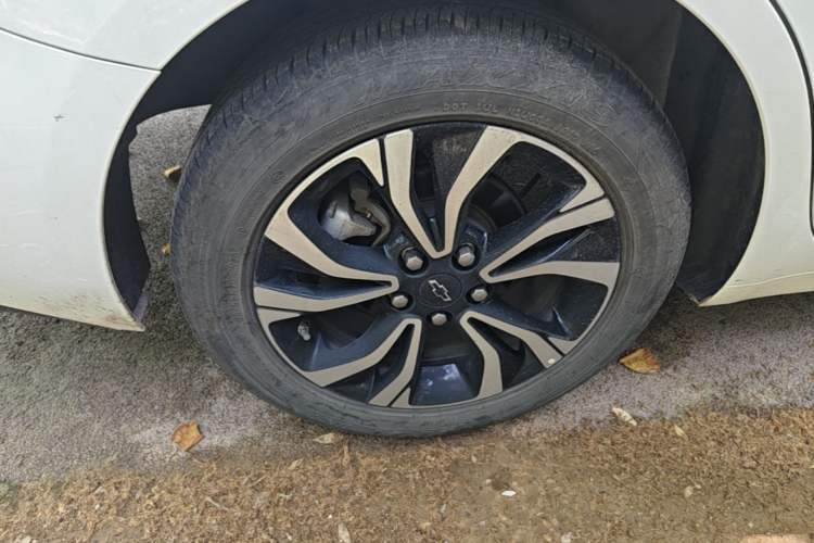 Used Chevrolet Monza 2020 Light Hybrid RS 330T Automatic Comfort Edition Right Rear Wheel Hub