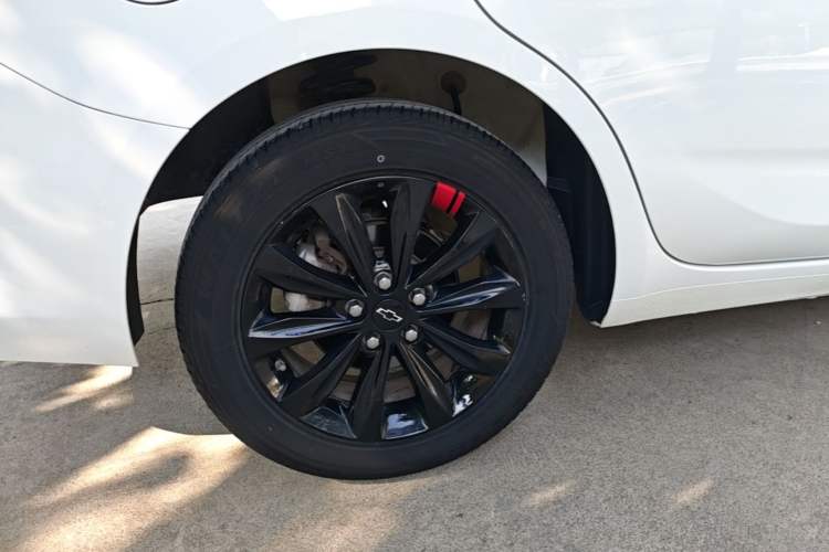 Used Chevrolet Monza 2020 Light Hybrid Redline 320T Dual-Clutch Joyful Edition Right Rear Wheel Hub