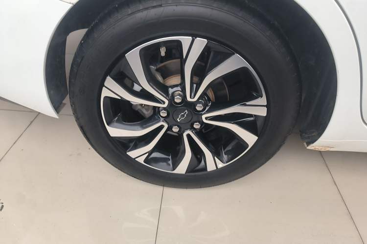 Used Chevrolet Monza 2020 Light Hybrid RS 330T Automatic Comfort Edition Right Rear Wheel Hub