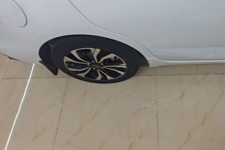 Used Chevrolet Monza 2020 Light Hybrid RS 330T Automatic Comfort Edition Right Rear Wheel Hub