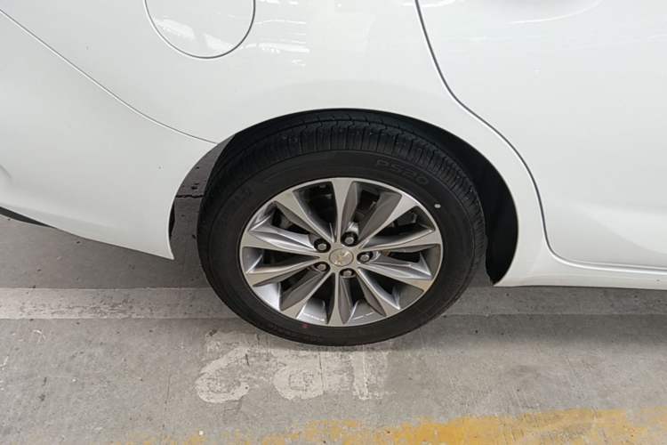 Used Chevrolet Monza 2020 320 Automatic Enjoyment Edition Right Rear Wheel Hub