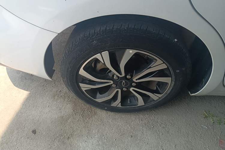 Used Chevrolet Monza 2020 Light Hybrid RS 330T Automatic Comfort Edition Right Rear Wheel Hub