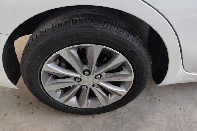 Used Chevrolet Monza 2020 320 Automatic Enjoyment Edition Right Rear Wheel Hub