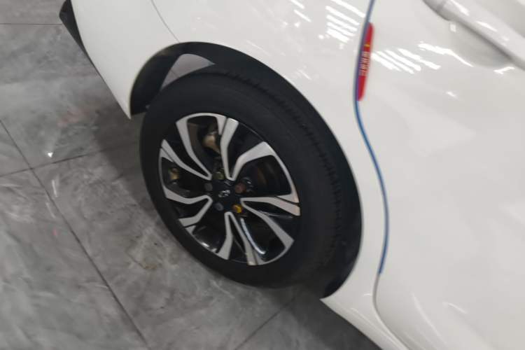 Used Chevrolet Monza 2020 Light Hybrid RS 330T Automatic Comfort Edition Right Rear Wheel Hub