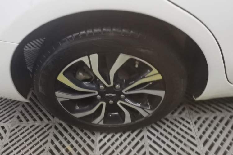 Used Chevrolet Monza 2020 Light Hybrid RS 330T Automatic Comfort Edition Right Rear Wheel Hub