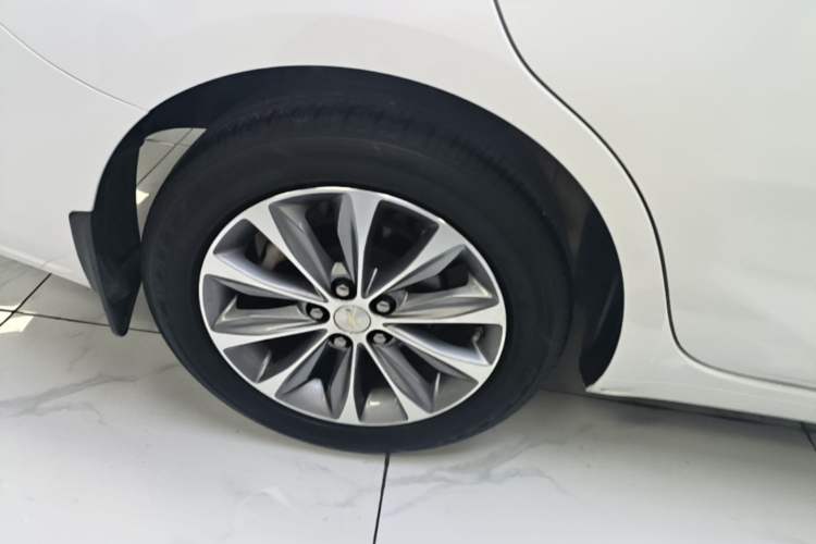 Used Chevrolet Monza 2020 320 Automatic Enjoyment Edition Right Rear Wheel Hub
