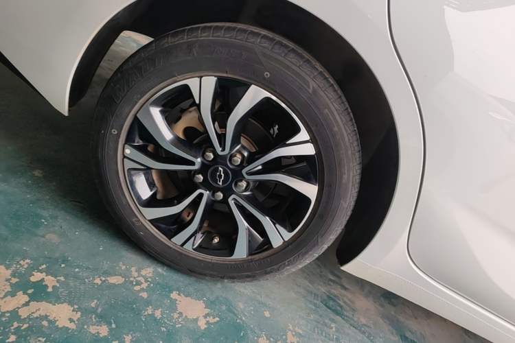 Used Chevrolet Monza 2020 Light Hybrid RS 330T Automatic Comfort Edition Right Rear Wheel Hub