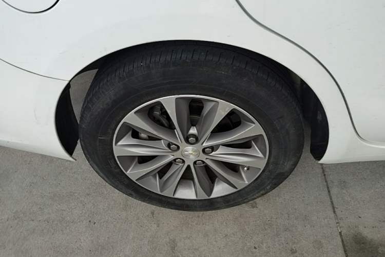 Used Chevrolet Monza 2020 320 Automatic Enjoyment Edition Right Rear Wheel Hub