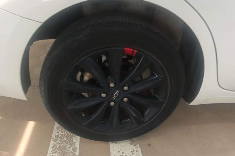 Used Chevrolet Monza 2020 Light Hybrid Redline 320T Dual-Clutch Joyful Edition Right Rear Wheel Hub