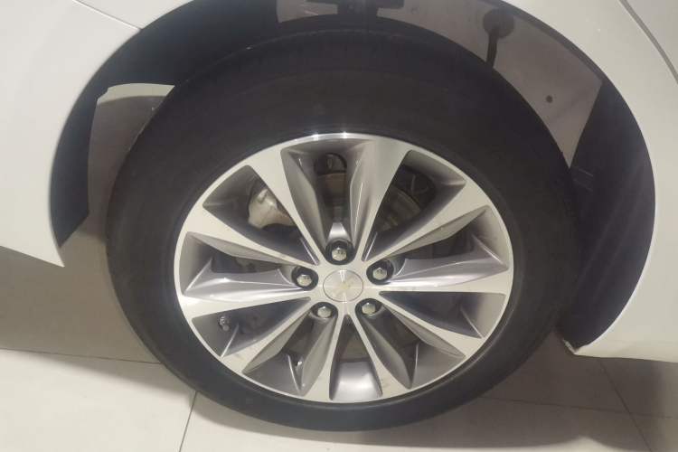 Used Chevrolet Monza 2020 320 Automatic Enjoyment Edition Right Rear Wheel Hub
