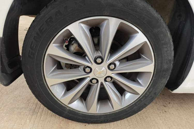 Used Chevrolet Monza 2020 320 Automatic Enjoyment Edition Right Rear Wheel Hub