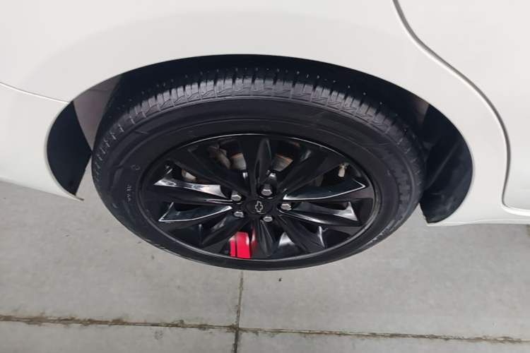 Used Chevrolet Monza 2020 Light Hybrid Redline 320T Dual-Clutch Joyful Edition Right Rear Wheel Hub