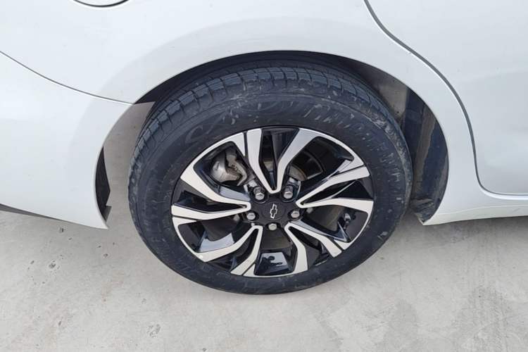 Used Chevrolet Monza 2020 Light Hybrid RS 330T Automatic Comfort Edition Right Rear Wheel Hub