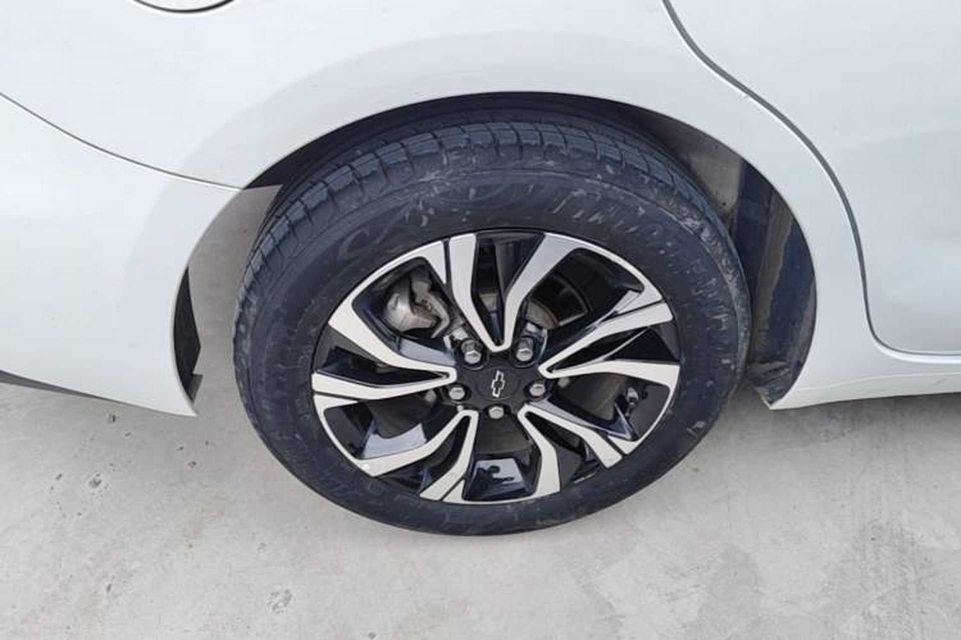 Used Chevrolet Monza 2020 Light Hybrid RS 330T Automatic Comfort Edition Right Rear Wheel Hub