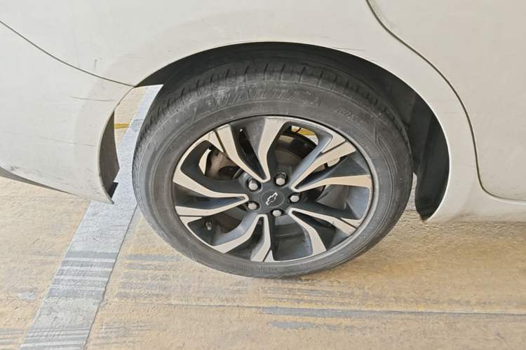 Used Chevrolet Monza 2020 Light Hybrid RS 330T Automatic Comfort Edition Right Rear Wheel Hub
