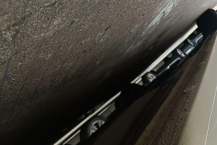 Used Chevrolet Monza 2020 320 Automatic Enjoyment Edition Right Side Sill