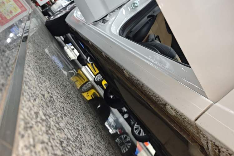 Used Chevrolet Monza 2020 320 Automatic Enjoyment Edition Right Side Sill