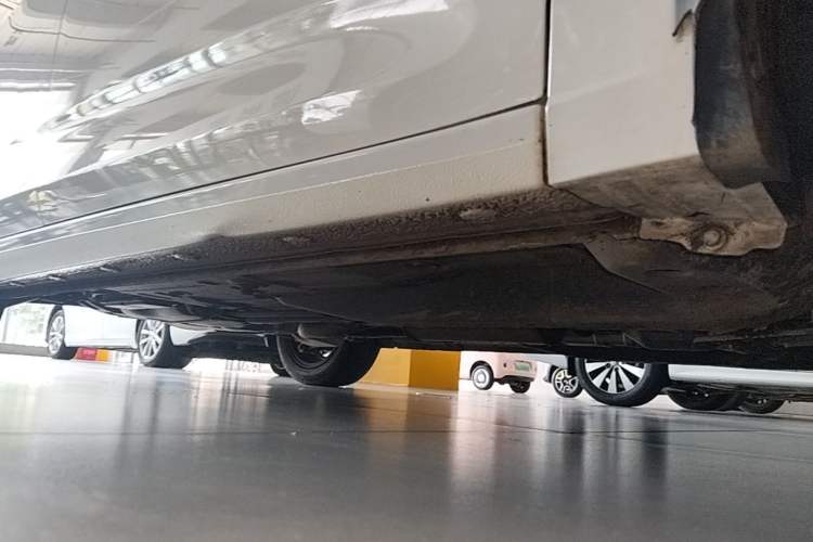 Used Chevrolet Monza 2020 Light Hybrid RS 330T Automatic Comfort Edition Right Side Sill