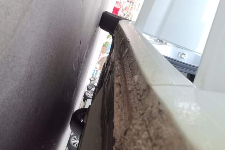 Used Chevrolet Monza 2020 Light Hybrid RS 330T Automatic Comfort Edition Right Side Sill