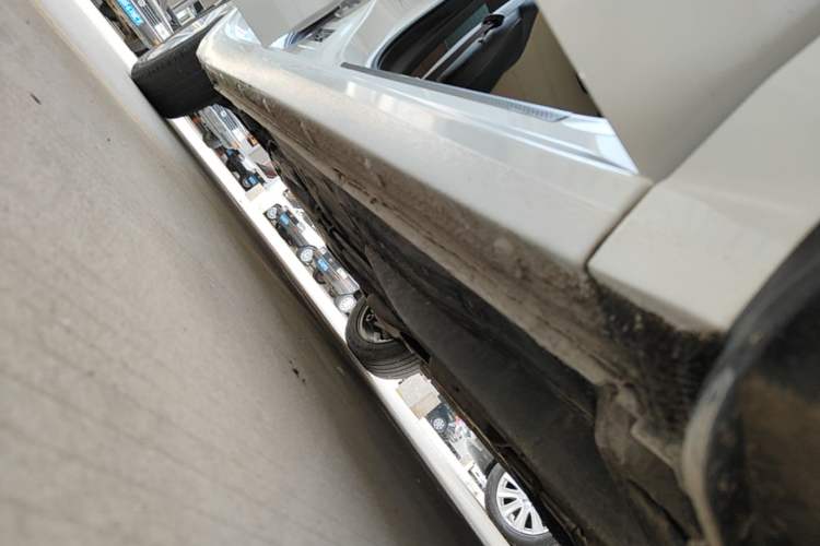 Used Chevrolet Monza 2020 320 Automatic Enjoyment Edition Right Side Sill