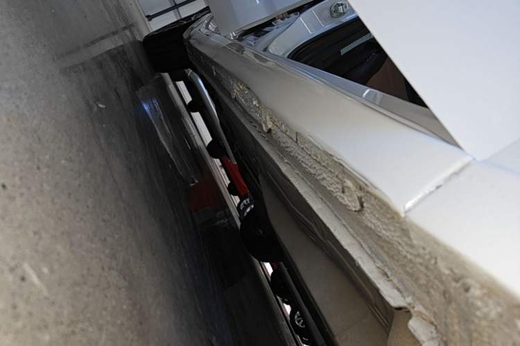 Used Chevrolet Monza 2020 320 Automatic Enjoyment Edition Right Side Sill