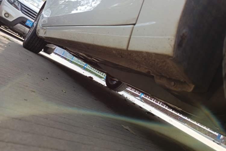 Used Chevrolet Monza 2020 320 Automatic Enjoyment Edition Right Side Sill