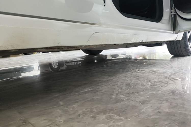 Used Chevrolet Monza 2020 Light Hybrid RS 330T Automatic Comfort Edition Right Side Sill
