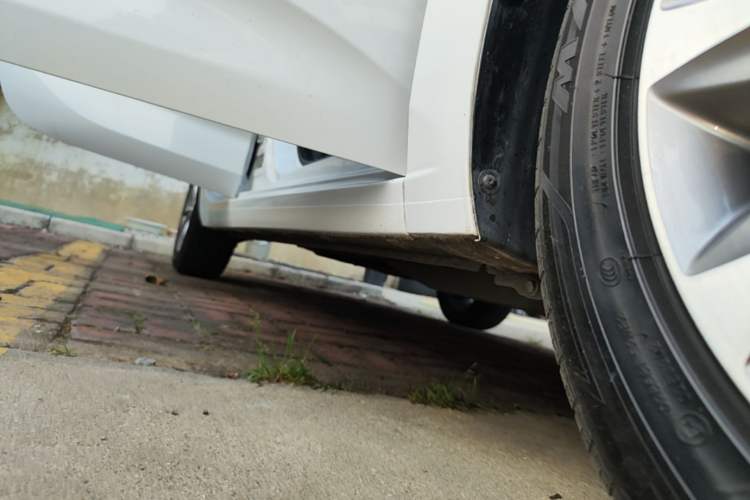Used Chevrolet Monza 2020 320 Automatic Enjoyment Edition Right Side Sill