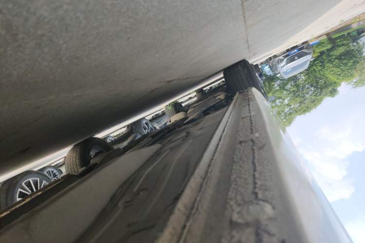 Used Chevrolet Monza 2020 Light Hybrid RS 330T Automatic Comfort Edition Right Side Sill
