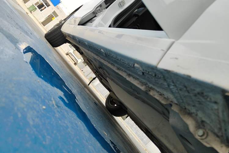 Used Chevrolet Monza 2020 Light Hybrid Redline 320T Dual-Clutch Thrilling Edition Right Side Sill