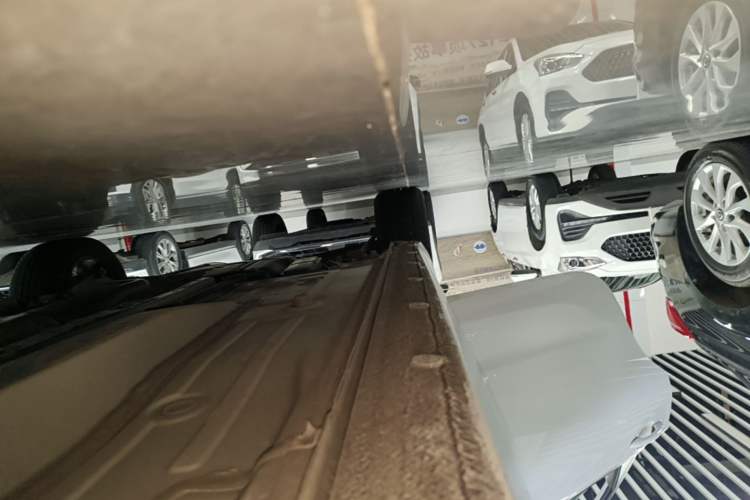 Used Chevrolet Monza 2020 Light Hybrid Redline 320T Dual-Clutch Thrilling Edition Right Side Sill