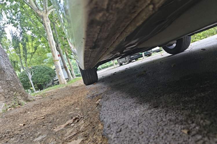 Used Chevrolet Monza 2020 Light Hybrid RS 330T Automatic Comfort Edition Right Side Sill