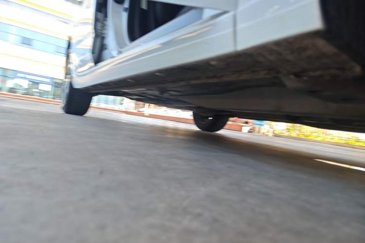 Used Chevrolet Monza 2020 Light Hybrid RS 330T Automatic Comfort Edition Right Side Sill