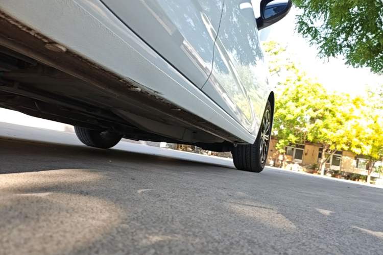 Used Chevrolet Monza 2020 Light Hybrid Redline 320T Dual-Clutch Joyful Edition Right Side Sill
