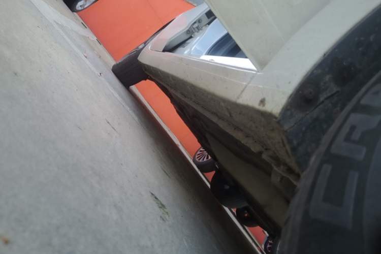 Used Chevrolet Monza 2020 Light Hybrid RS 330T Automatic Comfort Edition Right Side Sill