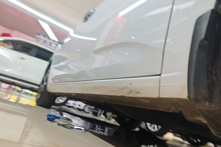 Used Chevrolet Monza 2020 Light Hybrid RS 330T Automatic Comfort Edition Right Side Sill