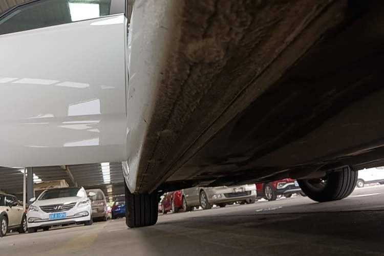 Used Chevrolet Monza 2020 320 Automatic Enjoyment Edition Right Side Sill