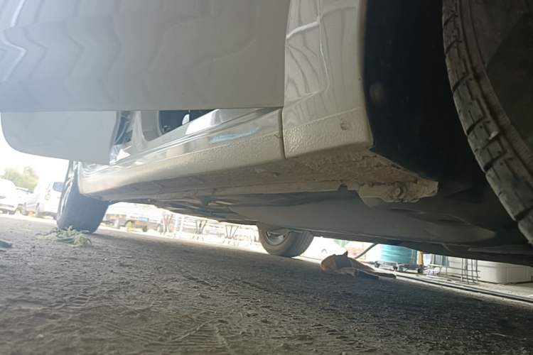 Used Chevrolet Monza 2020 Light Hybrid RS 330T Automatic Comfort Edition Right Side Sill