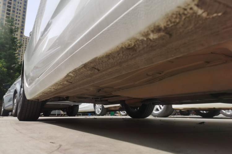 Used Chevrolet Monza 2020 Light Hybrid RS 330T Automatic Comfort Edition Right Side Sill