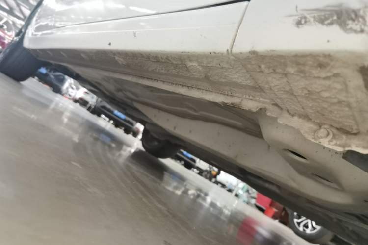 Used Chevrolet Monza 2020 Light Hybrid RS 330T Automatic Comfort Edition Right Side Sill