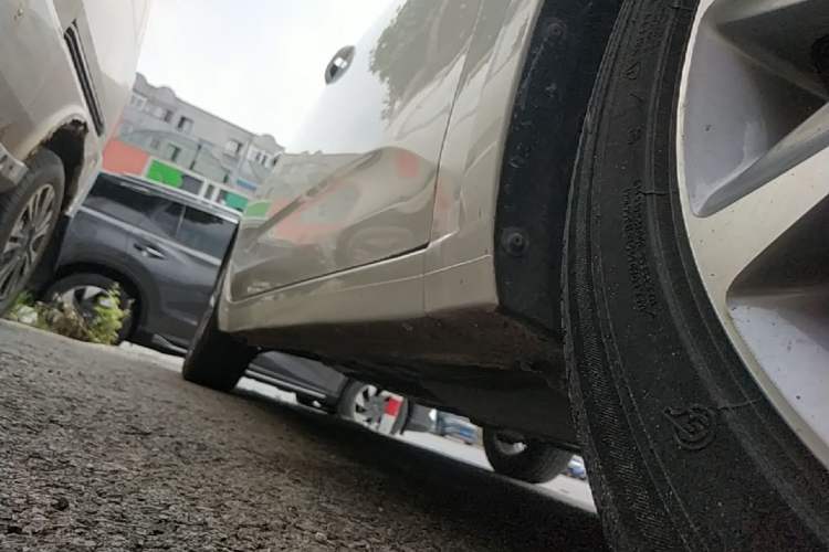 Used Chevrolet Monza 2020 320 Automatic Enjoyment Edition Right Side Sill