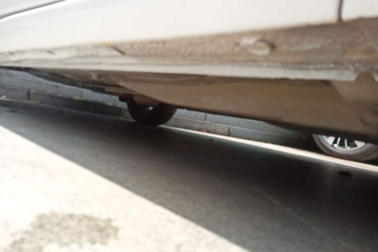Used Chevrolet Monza 2020 Light Hybrid RS 330T Automatic Comfort Edition Right Side Sill