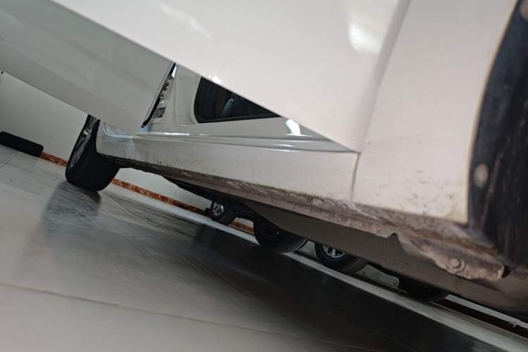 Used Chevrolet Monza 2020 320 Automatic Enjoyment Edition Right Side Sill